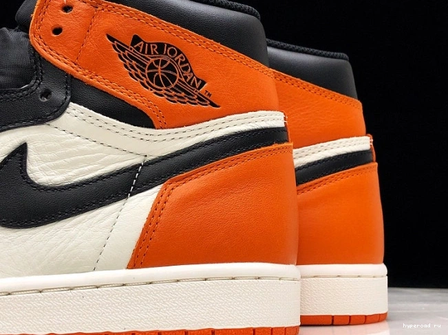 Off-Louis OW AQ0818-158 1 Jordan x Air AJ1 0824